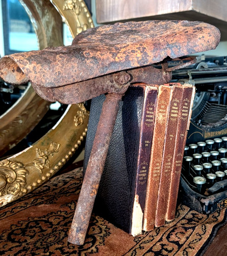 Antique old bicycle - bike, seat