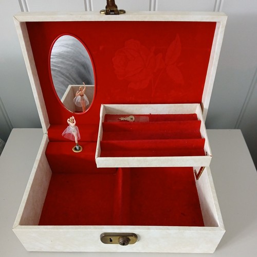 Design philipp cream musical - design,