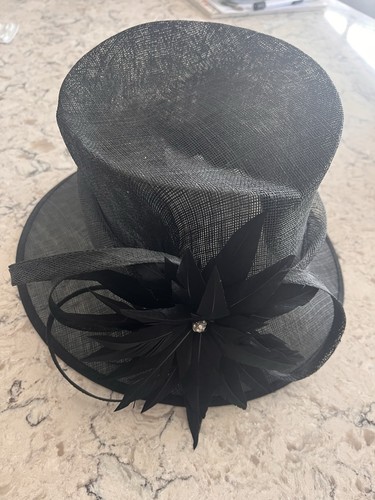 Ladies wedding races - ,