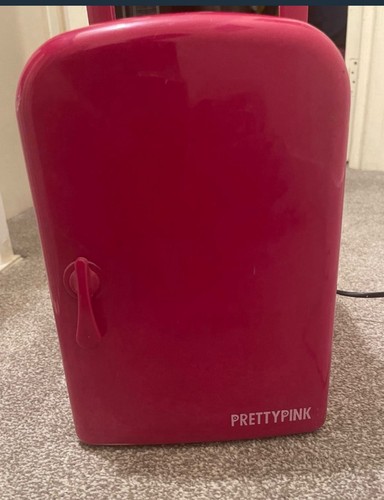 Pretty pink mini fridge - pretty,