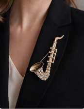 )Vintage Saxophone Brooch Gold