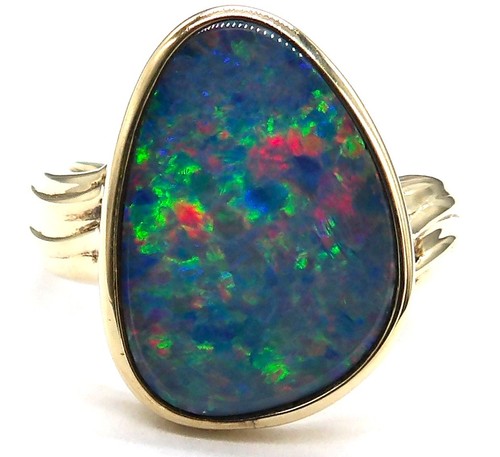 9ct gold yellow - , opal
