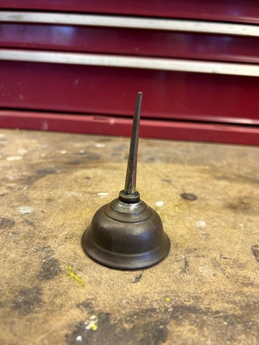 Vintage small oil - , dispenser