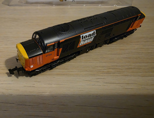 Graham farish gauge class 37 - farish,