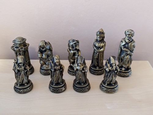 Arabian knights chess set - knights,