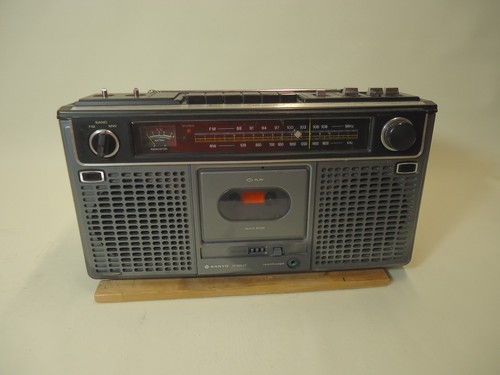 Sanyo 9950 boombox - m,