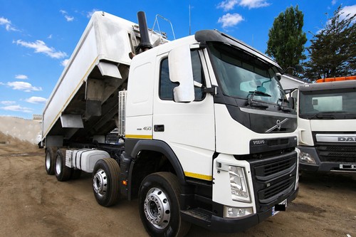 2014 volvo 450 8x4 tipper - fm,