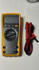 Fluke 175 Handheld Digital