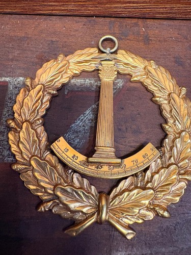 Masonic gilt jewel oak wreath - masonic,