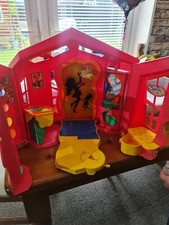 Vintage 1990s Pedigree Sindy Dolls House