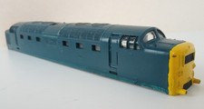Lima OO Gauge EE Type 5 Class 55 Deltic Diesel Loco Body & Glazing BR Blue 55011