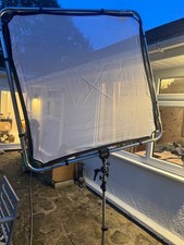 LASTOLITE PROFESSIONAL SKYLITE SMALL WHITE DIFFUSION FRAME AND STAND