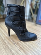 LD TUTLLE ITALY BLACK Heel