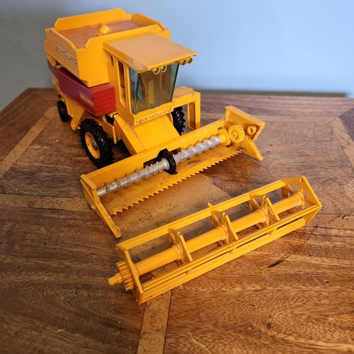 Britains ltd new holland - ltd, 9”