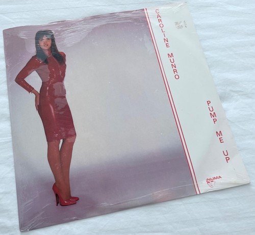 Caroline munro pump - me, up