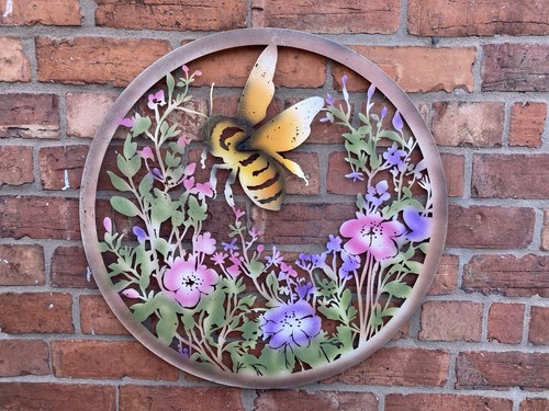 Coloured metal bee - /, flowers