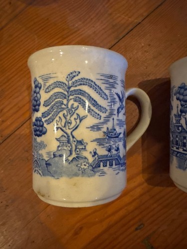 Vintage blue willow pattern - vintage,