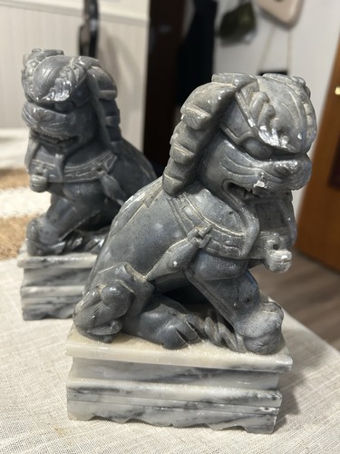Pair chinese gray - of,