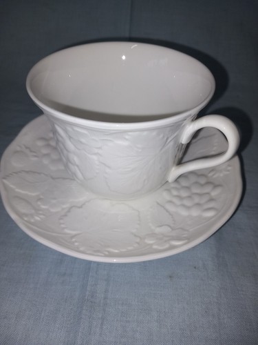 Wedgwood strawberry and vine - and,