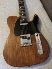 ✮ WOW✮ Stunning Fender