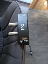 broomstick putter used right