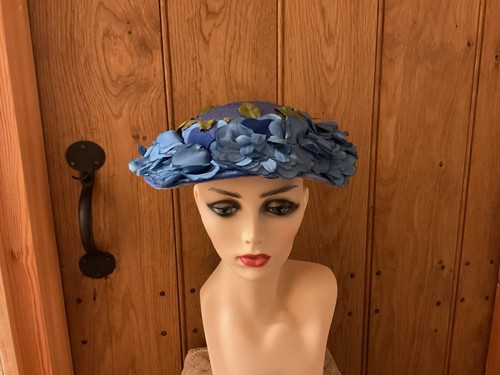 Ladie vintage hat adorned - ,