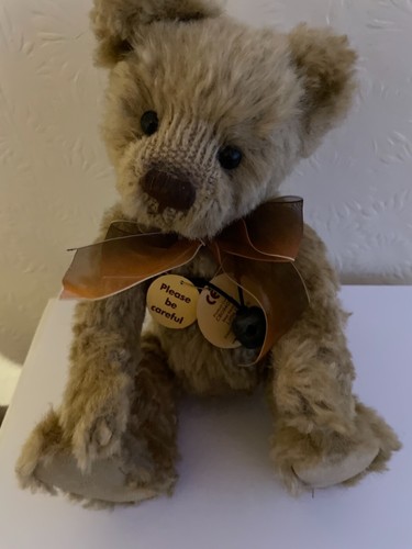 Charlie bears little - , d