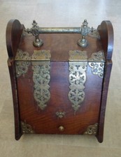 VINTAGE WOODEN COAL SCUTTLE /