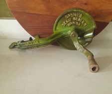 Vintage Spongs bean slicer