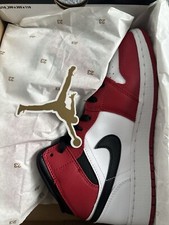 Nike Air Jordan 1 Mid Chicago