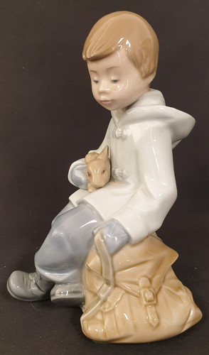 Nao lladro seated - nao,