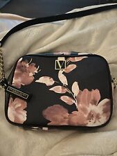 VICTORIA'S SECRET Bloom Print Victoria Top Zip Crossbody Bag - Gold Chain