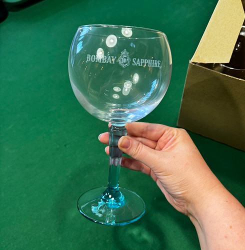 Bombay sapphire gin - bombay,