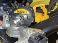 DEWALT DWS774 110V 216mm Sliding Mitre Saw Chop