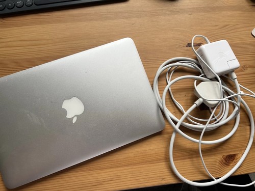 Apple macbook air - apple,