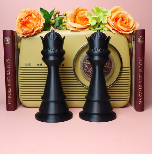 Large queen chess - queen, piece