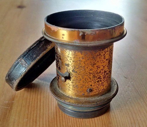 Antique brass lens clean - f8,