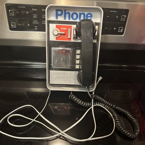 Street wise retro pay phone - retro,