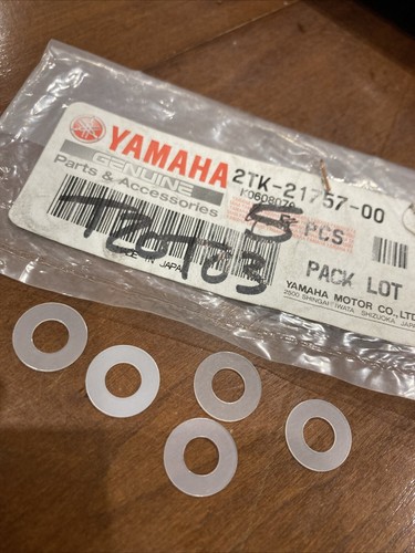 Yamaha 2tk 21757 plastic - yamaha,
