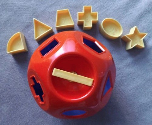 Tupperware shape ball - o,