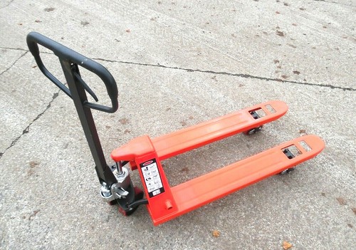 Hand pump pallet truck - pallet, for