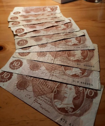 British shillings bank - 10, /-