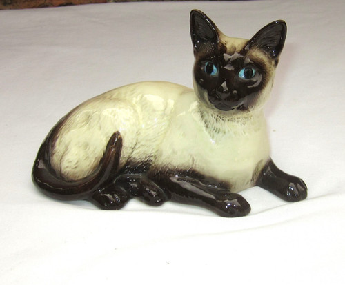 Beswick siamese cat model - cat,