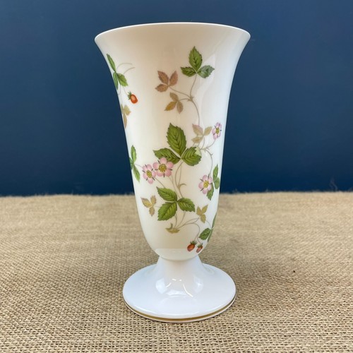 Wedgwood wild strawberry - 'wild, strawberry'