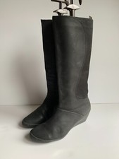 Terra Plana nubuck leather