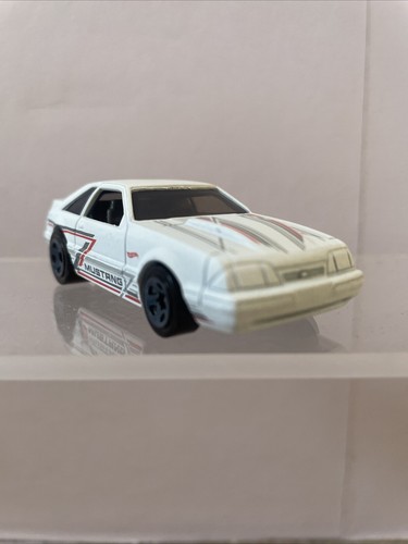 Hot wheels ford mustang - hot, 92