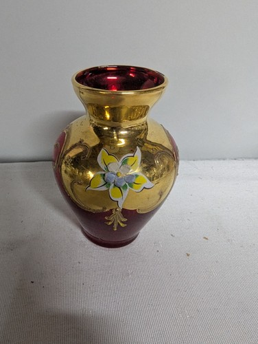 Vintage cranberry glass vase - ,