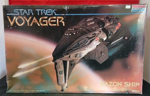 Star trek voyager - star, ship