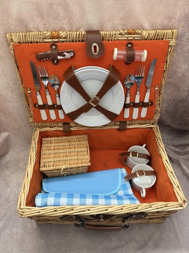 Luxury vintage wicker picnic - luxury,