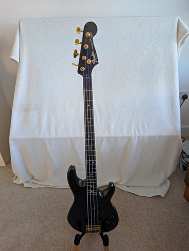 Fender precision bass - bass, mij